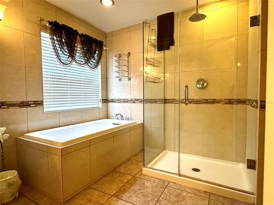 На продажу: $525,000 (5 спален, 3 ванн, 2317 Квадратных фут)