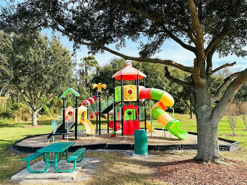 На продажу: $525,000 (5 спален, 3 ванн, 2317 Квадратных фут)