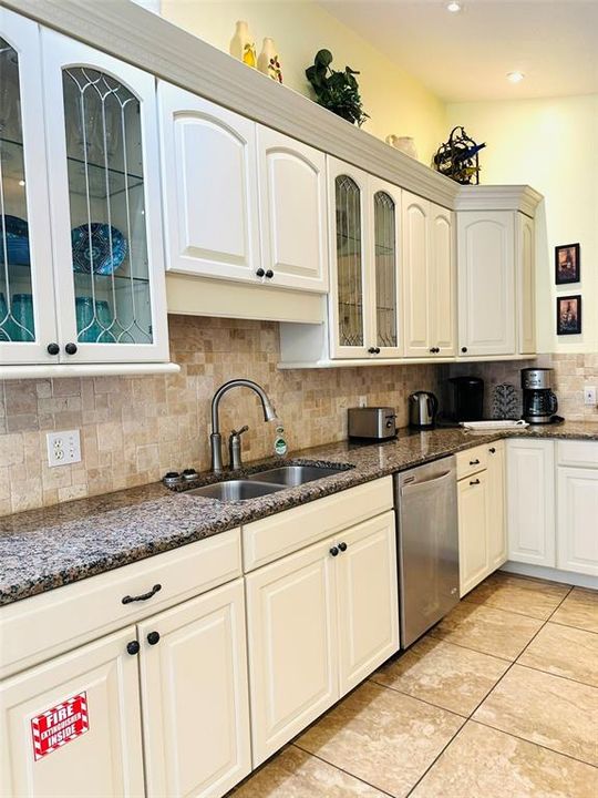 На продажу: $525,000 (5 спален, 3 ванн, 2317 Квадратных фут)