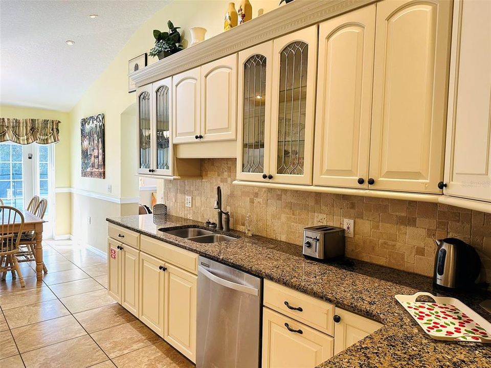 На продажу: $525,000 (5 спален, 3 ванн, 2317 Квадратных фут)