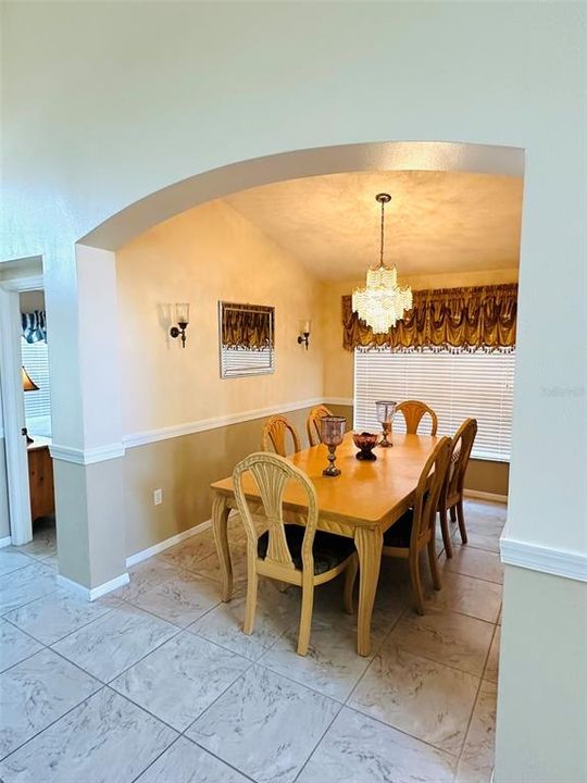 На продажу: $525,000 (5 спален, 3 ванн, 2317 Квадратных фут)