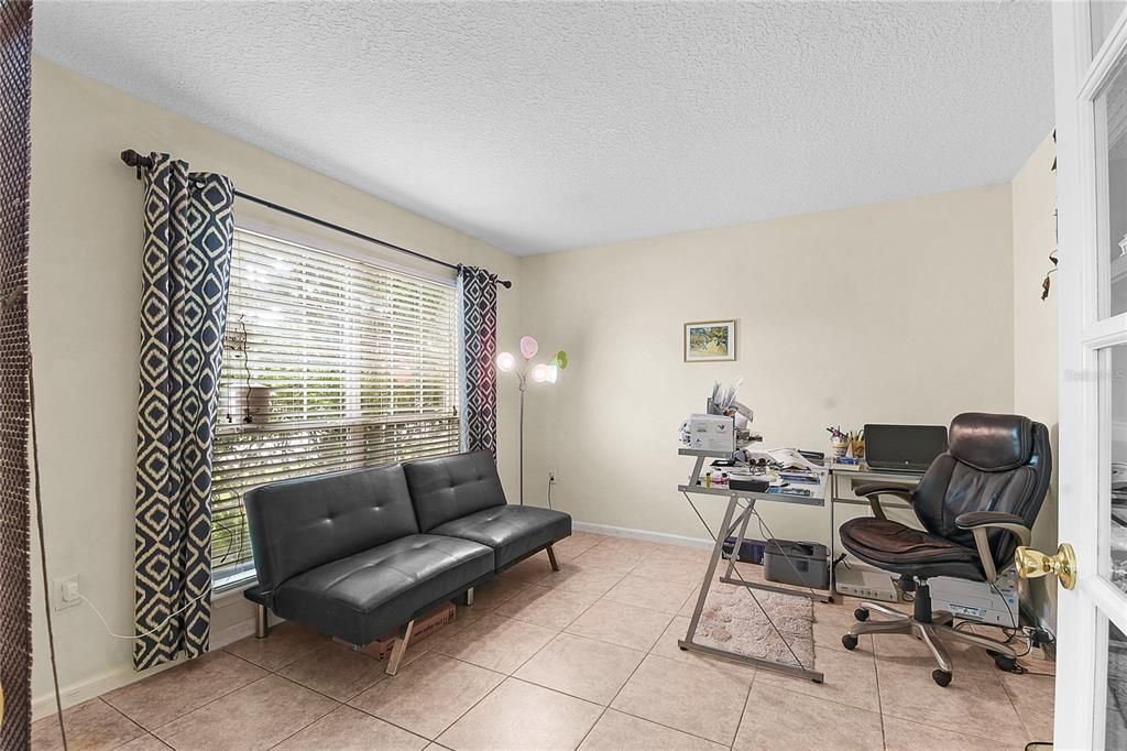 В аренду: $2,400 (4 спален, 2 ванн, 2043 Квадратных фут)