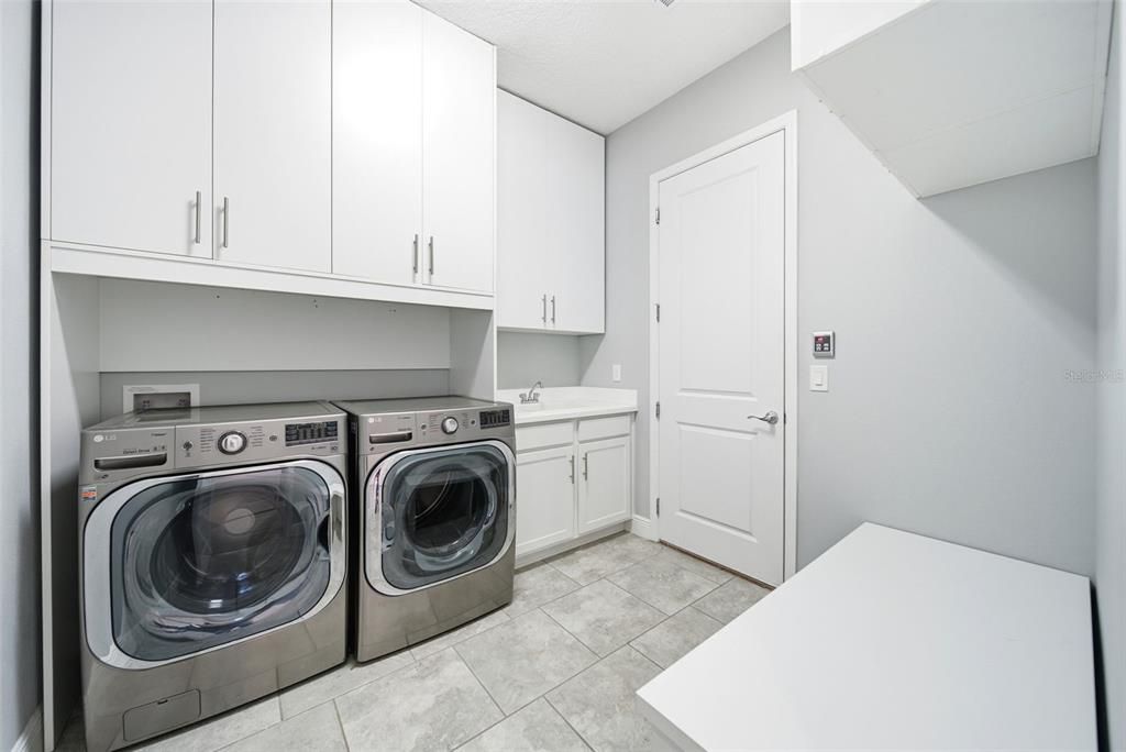 На продажу: $1,350,000 (5 спален, 6 ванн, 4018 Квадратных фут)