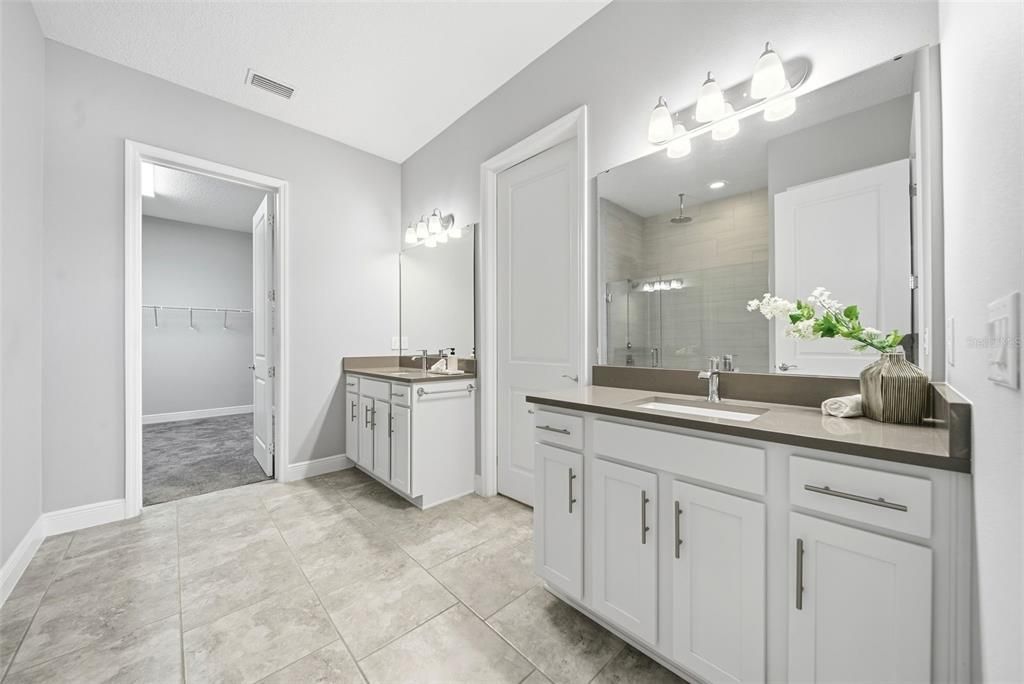 На продажу: $1,350,000 (5 спален, 6 ванн, 4018 Квадратных фут)