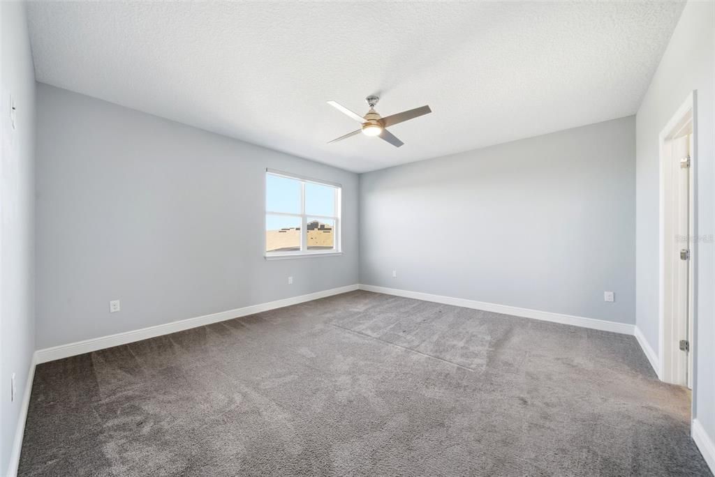 На продажу: $1,350,000 (5 спален, 6 ванн, 4018 Квадратных фут)