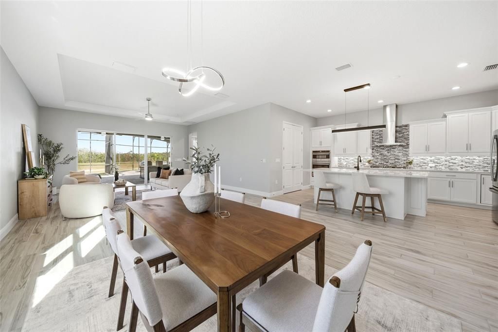 На продажу: $1,350,000 (5 спален, 6 ванн, 4018 Квадратных фут)