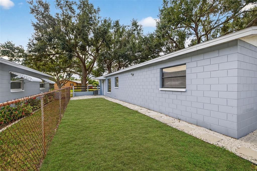 For Rent: $3,300 (3 beds, 1 baths, 1274 Square Feet)