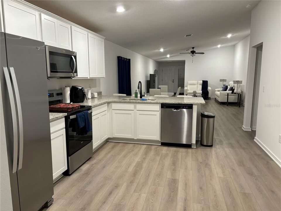 待售: $430,000 (3 贝兹, 2 浴室, 1707 平方英尺)