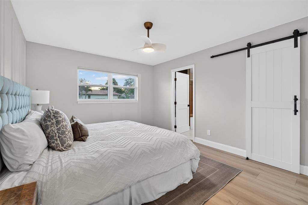 En Venta: $1,595,000 (5 camas, 3 baños, 2495 Pies cuadrados)