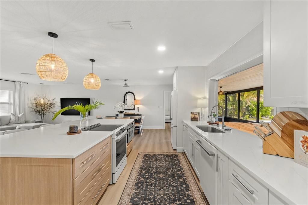 En Venta: $1,595,000 (5 camas, 3 baños, 2495 Pies cuadrados)