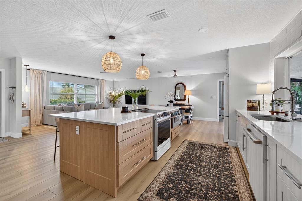 En Venta: $1,595,000 (5 camas, 3 baños, 2495 Pies cuadrados)