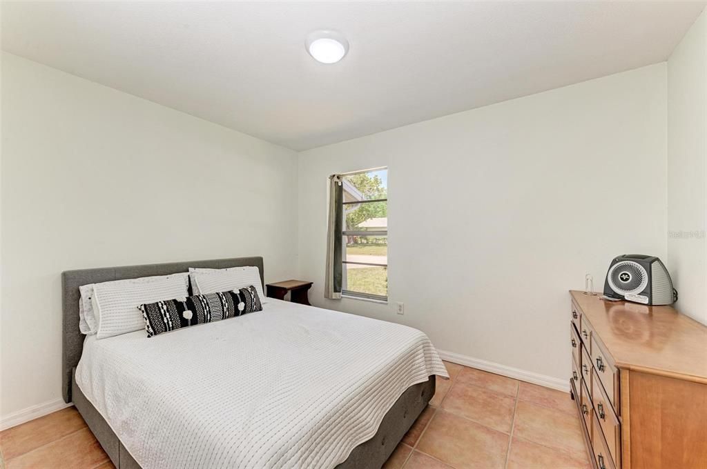 For Rent: $4,900 (3 beds, 2 baths, 1433 Square Feet)