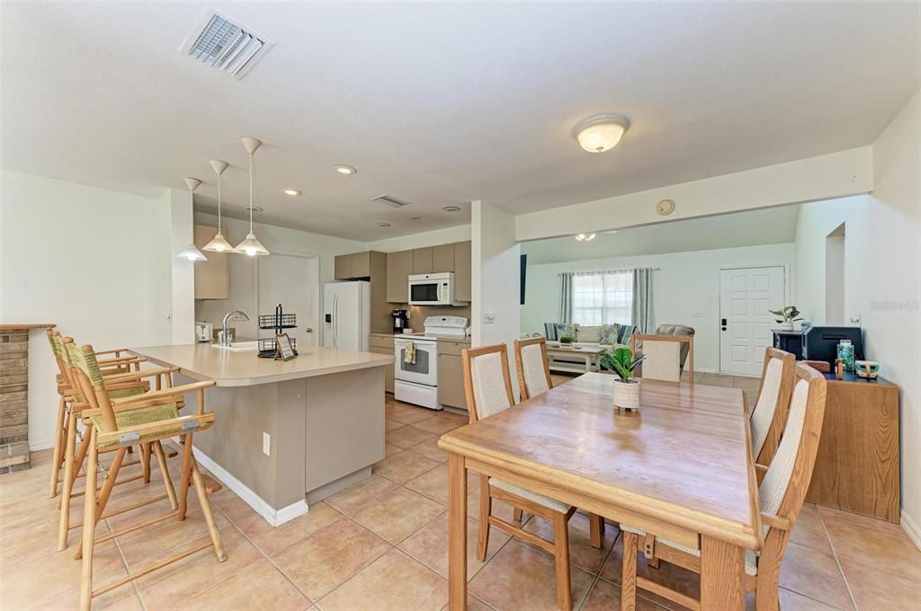 For Rent: $4,900 (3 beds, 2 baths, 1433 Square Feet)