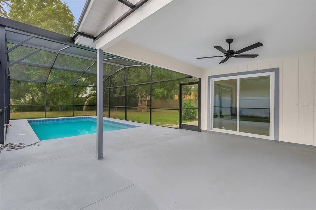 For Sale: $259,900 (2 beds, 1 baths, 870 Square Feet)