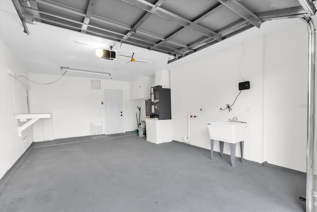 For Sale: $259,900 (2 beds, 1 baths, 870 Square Feet)