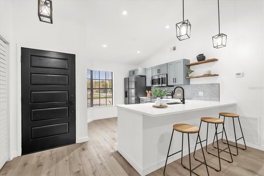 For Sale: $259,900 (2 beds, 1 baths, 870 Square Feet)