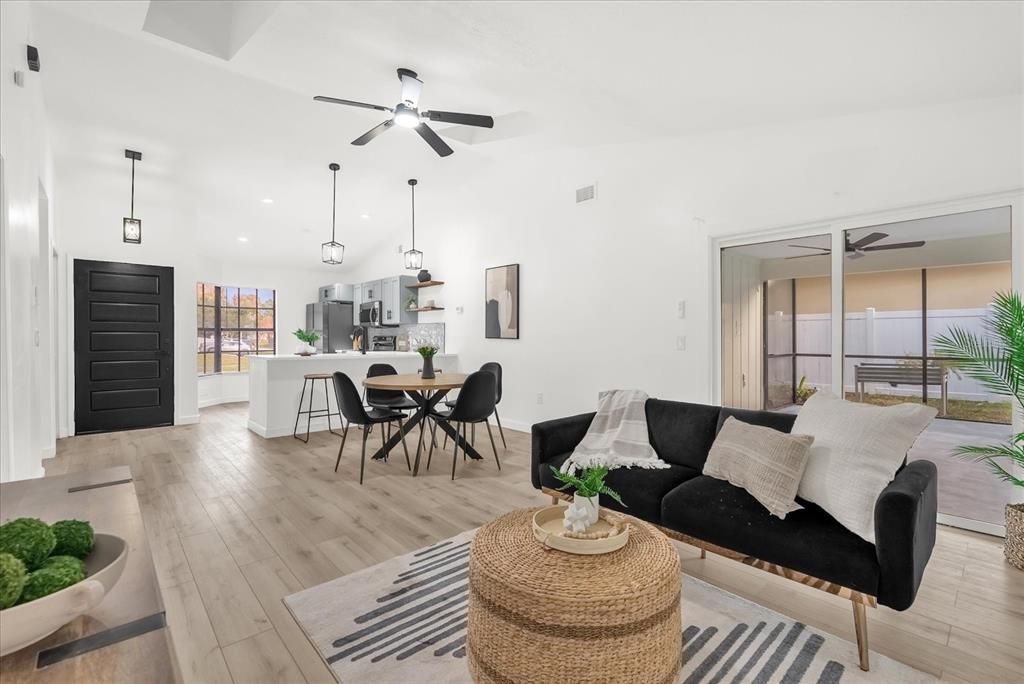 For Sale: $259,900 (2 beds, 1 baths, 870 Square Feet)