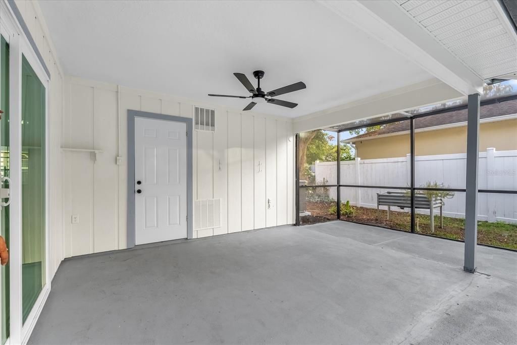 For Sale: $259,900 (2 beds, 1 baths, 870 Square Feet)