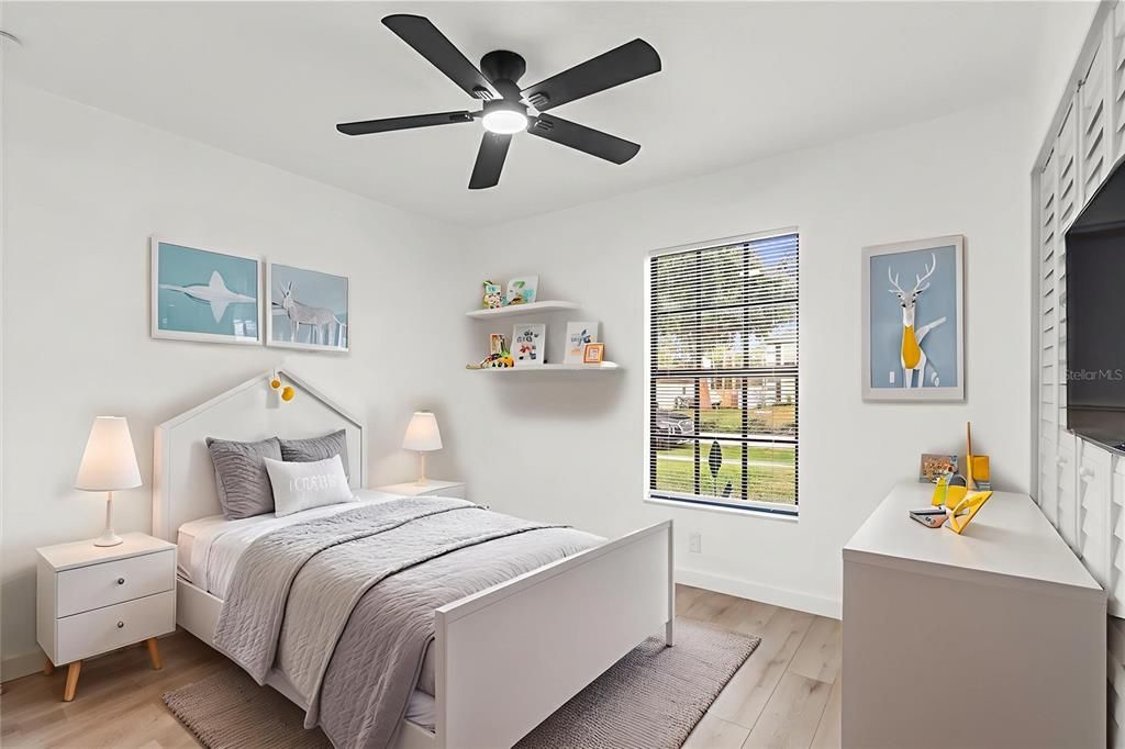 For Sale: $259,900 (2 beds, 1 baths, 870 Square Feet)