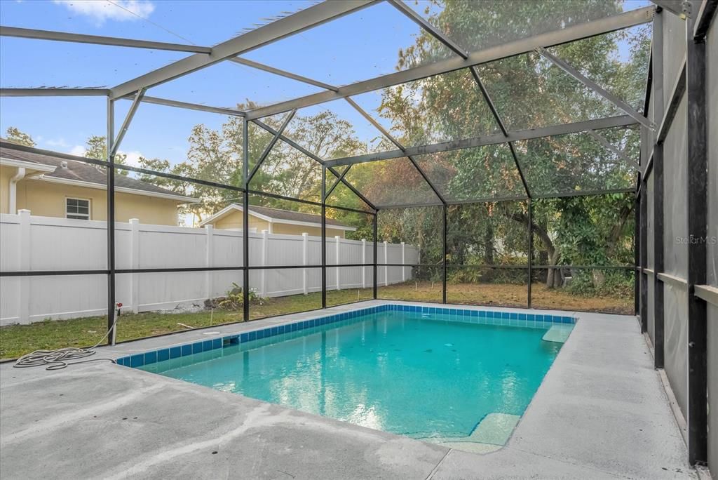 For Sale: $259,900 (2 beds, 1 baths, 870 Square Feet)