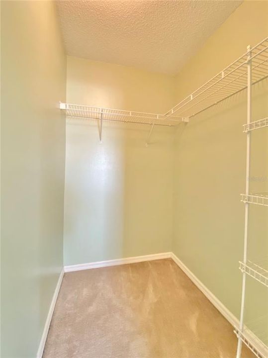 For Rent: $2,200 (4 beds, 2 baths, 1874 Square Feet)