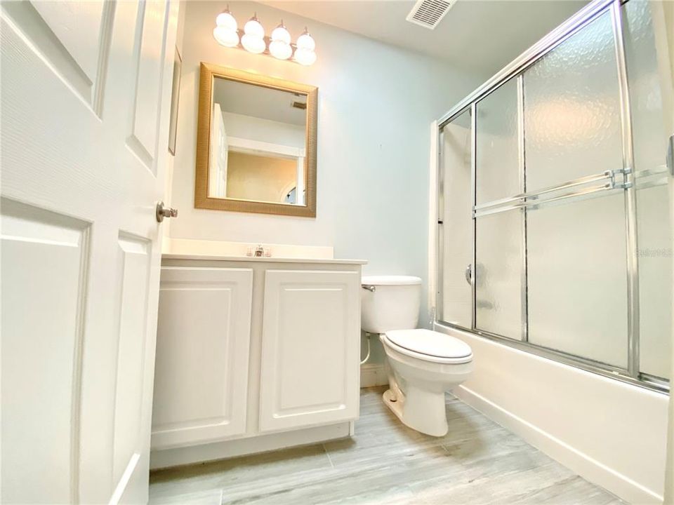 For Rent: $2,200 (4 beds, 2 baths, 1874 Square Feet)