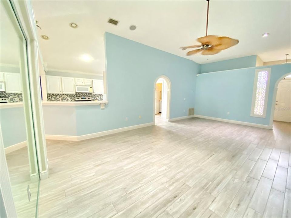 For Rent: $2,200 (4 beds, 2 baths, 1874 Square Feet)