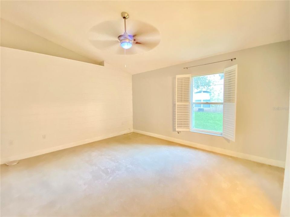 For Rent: $2,200 (4 beds, 2 baths, 1874 Square Feet)