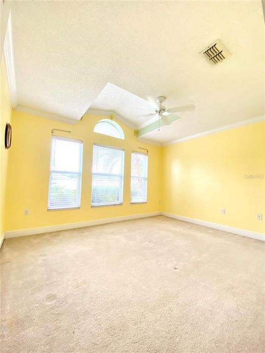 For Rent: $2,200 (4 beds, 2 baths, 1874 Square Feet)