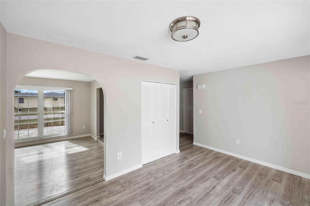 待售: $320,000 (3 贝兹, 2 浴室, 1589 平方英尺)