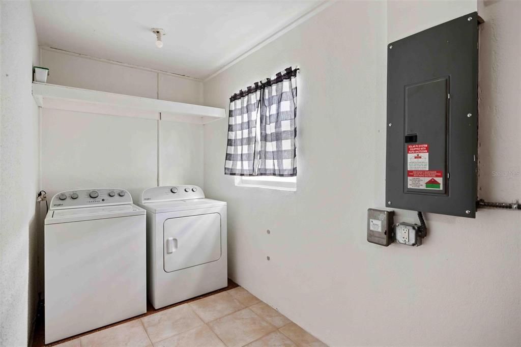 待售: $320,000 (3 贝兹, 2 浴室, 1589 平方英尺)