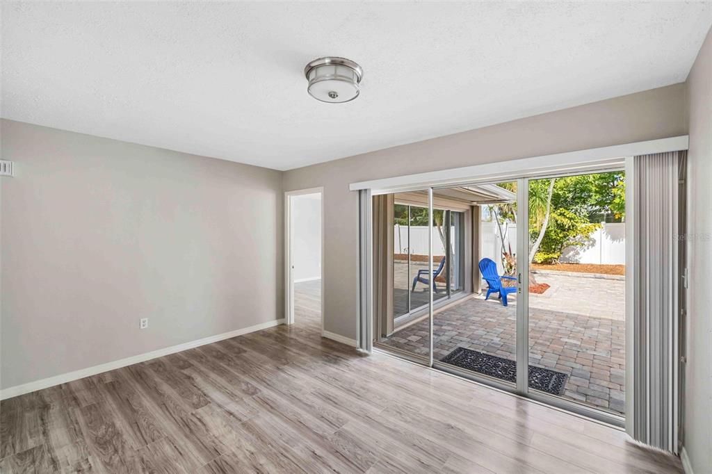 待售: $320,000 (3 贝兹, 2 浴室, 1589 平方英尺)