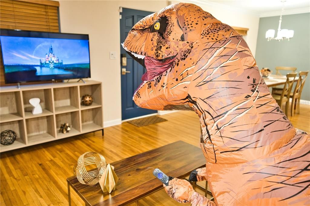 For Rent: $3,300 (4 beds, 2 baths, 1605 Square Feet)