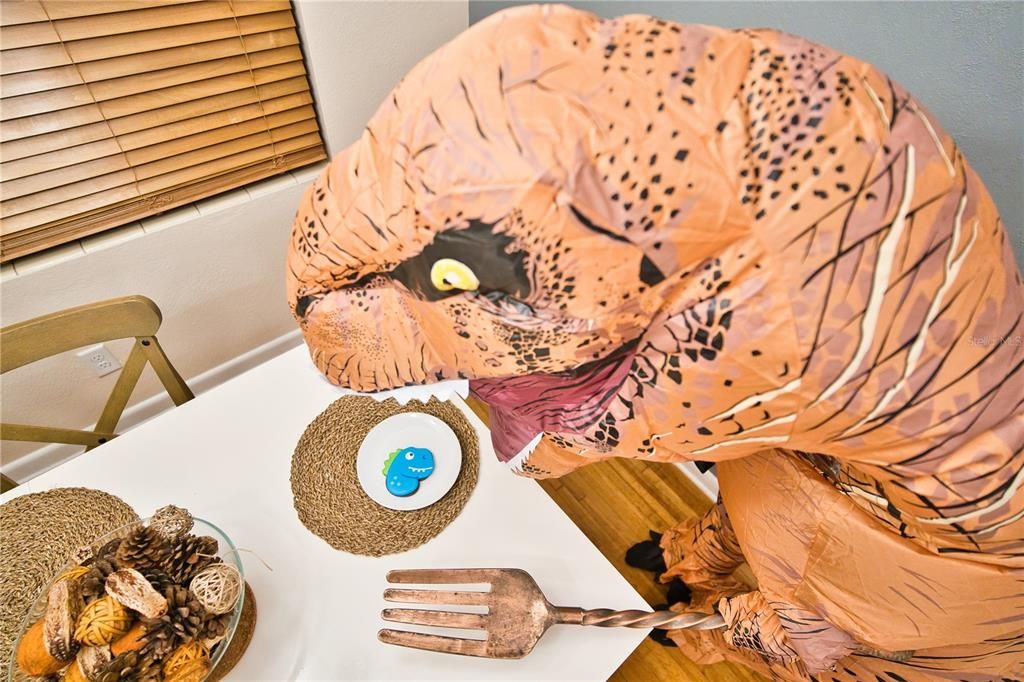 For Rent: $3,300 (4 beds, 2 baths, 1605 Square Feet)