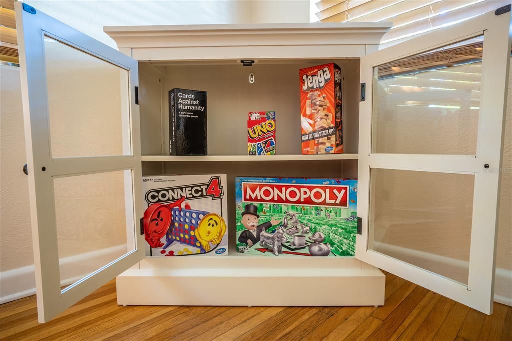 For Rent: $3,300 (4 beds, 2 baths, 1605 Square Feet)