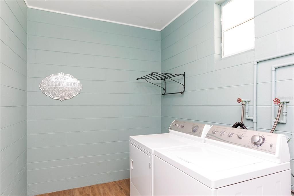 For Rent: $3,300 (4 beds, 2 baths, 1605 Square Feet)