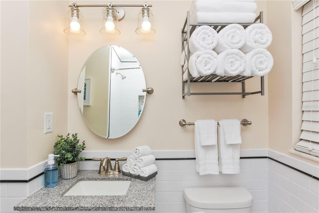 For Rent: $3,300 (4 beds, 2 baths, 1605 Square Feet)