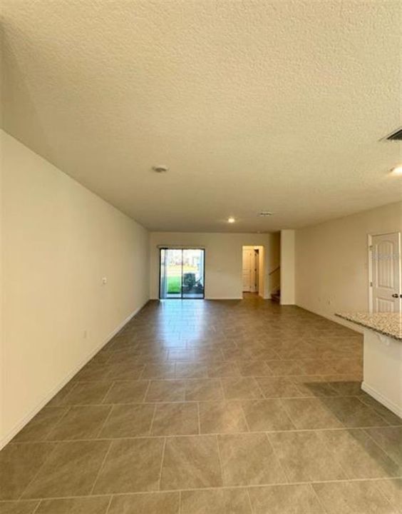 En Renta: $2,700 (3 camas, 2 baños, 1567 Pies cuadrados)