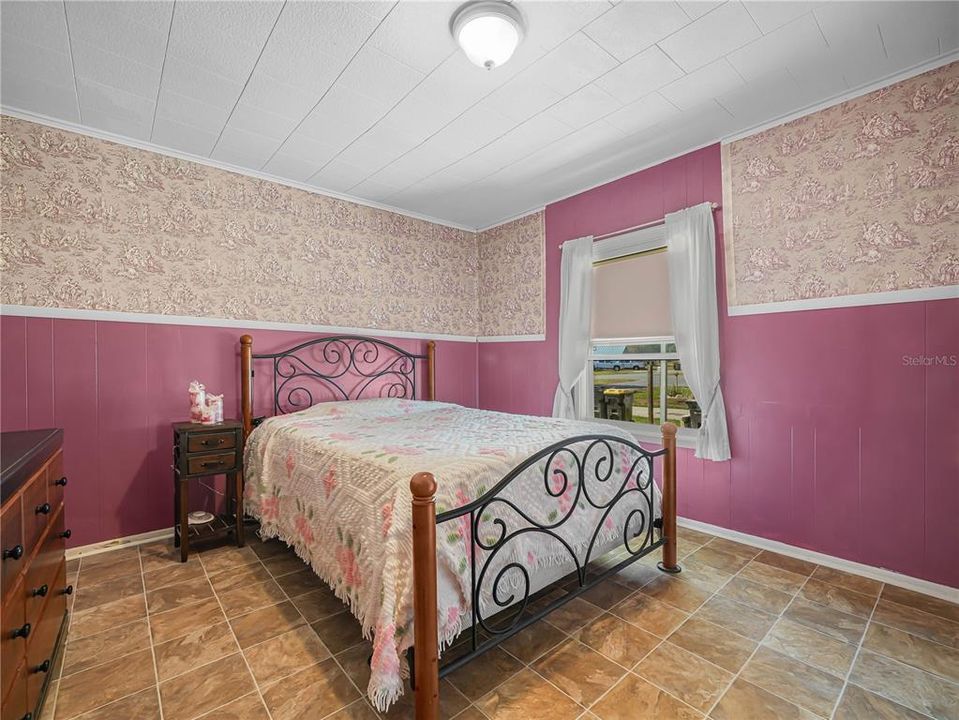 For Sale: $155,000 (3 beds, 2 baths, 1392 Square Feet)