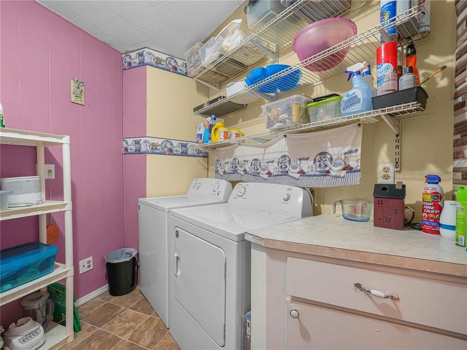 For Sale: $155,000 (3 beds, 2 baths, 1392 Square Feet)