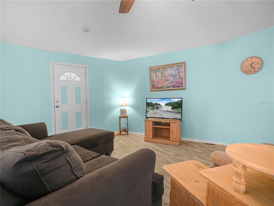 For Sale: $155,000 (3 beds, 2 baths, 1392 Square Feet)