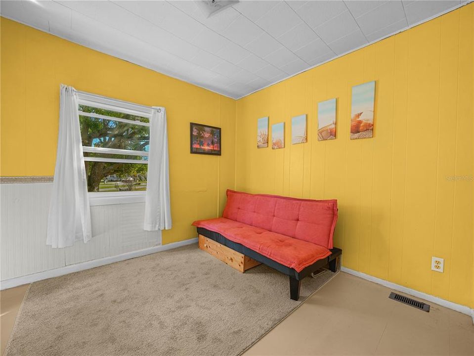 For Sale: $155,000 (3 beds, 2 baths, 1392 Square Feet)