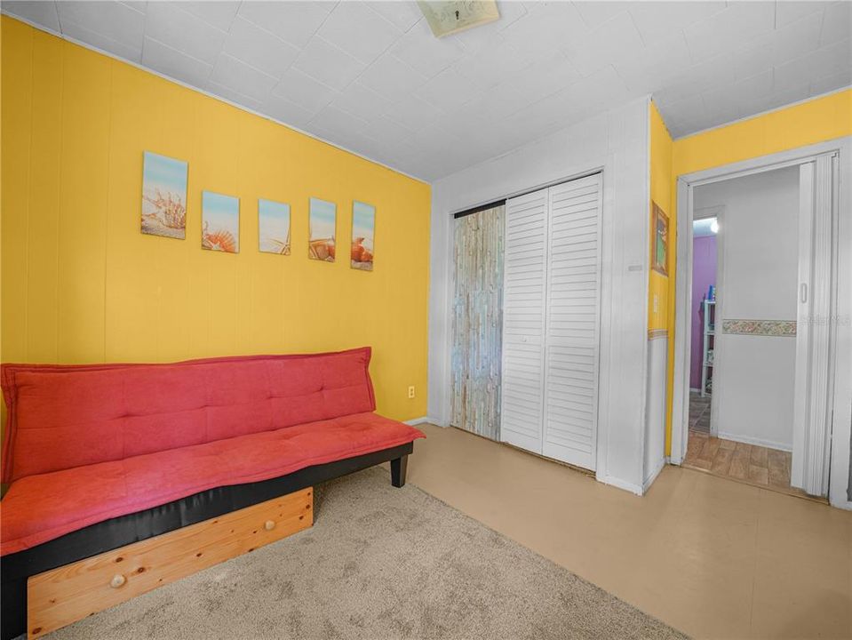 For Sale: $155,000 (3 beds, 2 baths, 1392 Square Feet)