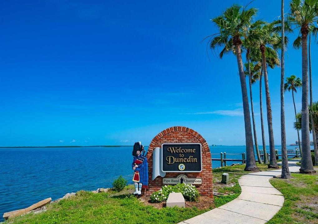 For Sale: $599,900 (3 beds, 2 baths, 1773 Square Feet)