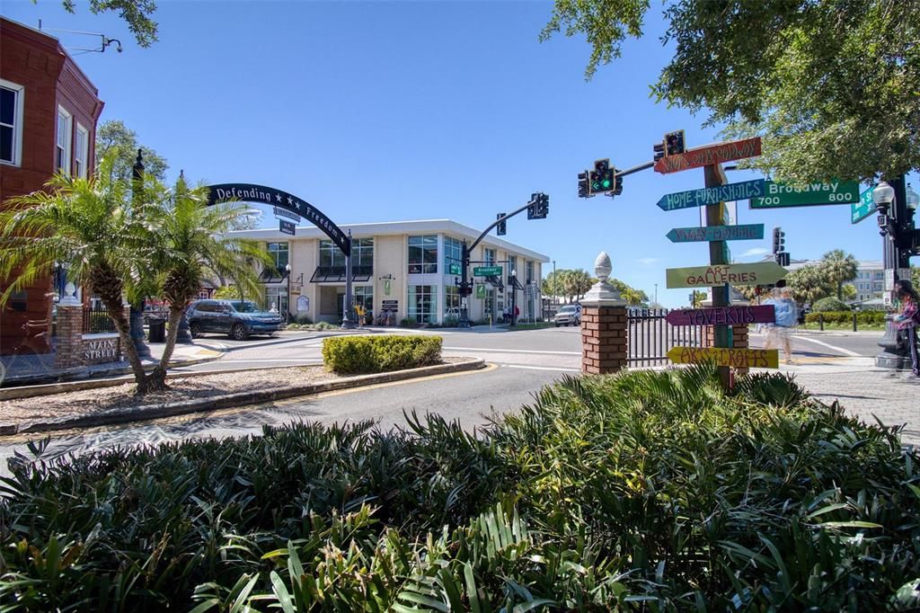 For Sale: $599,900 (3 beds, 2 baths, 1773 Square Feet)