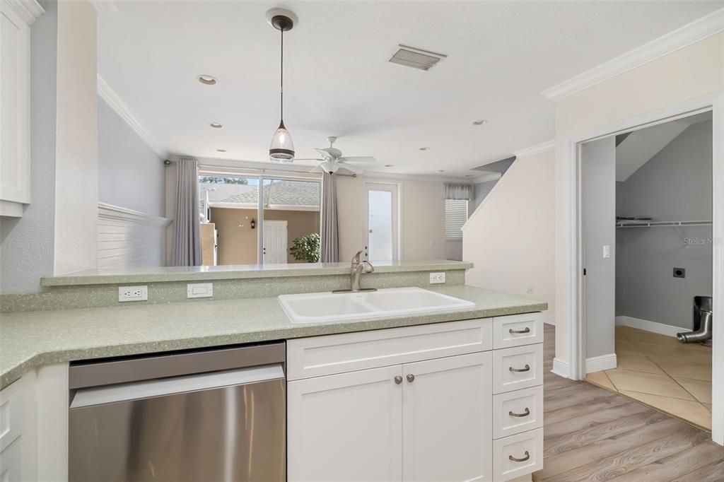 En Venta: $298,900 (3 camas, 2 baños, 1628 Pies cuadrados)