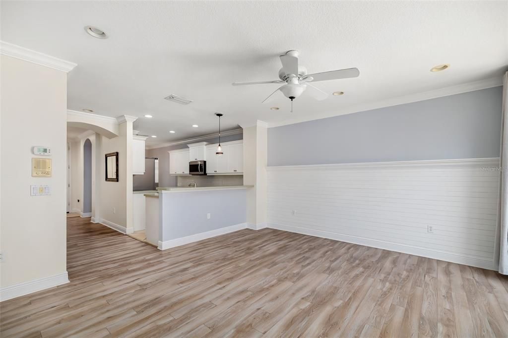 En Venta: $298,900 (3 camas, 2 baños, 1628 Pies cuadrados)