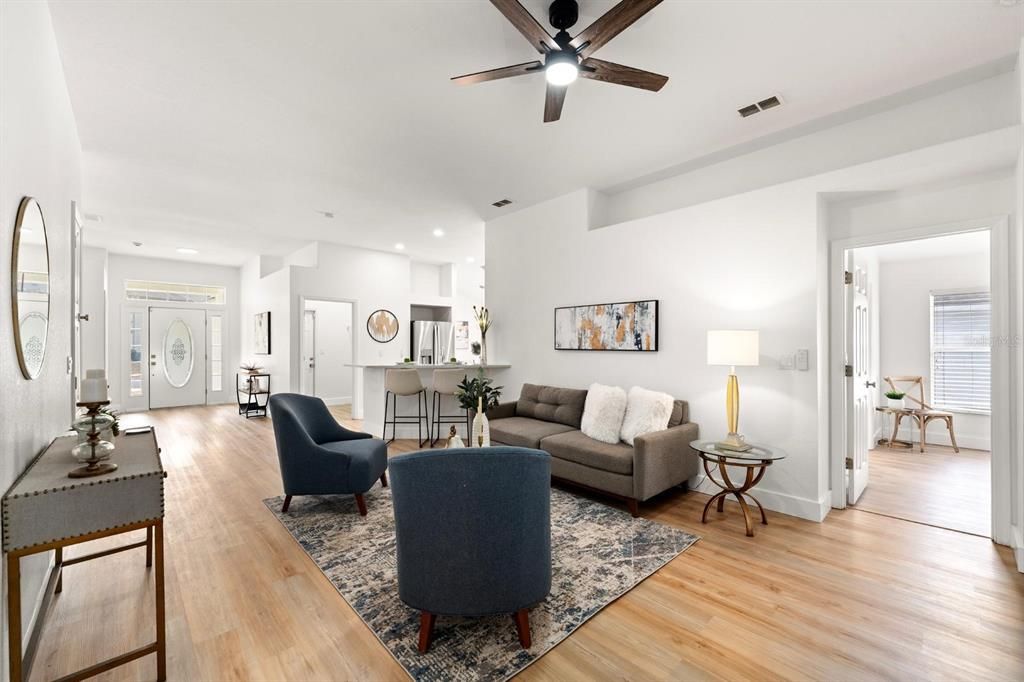 待售: $389,900 (4 贝兹, 2 浴室, 1807 平方英尺)