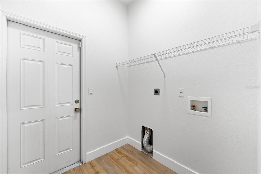 待售: $389,900 (4 贝兹, 2 浴室, 1807 平方英尺)