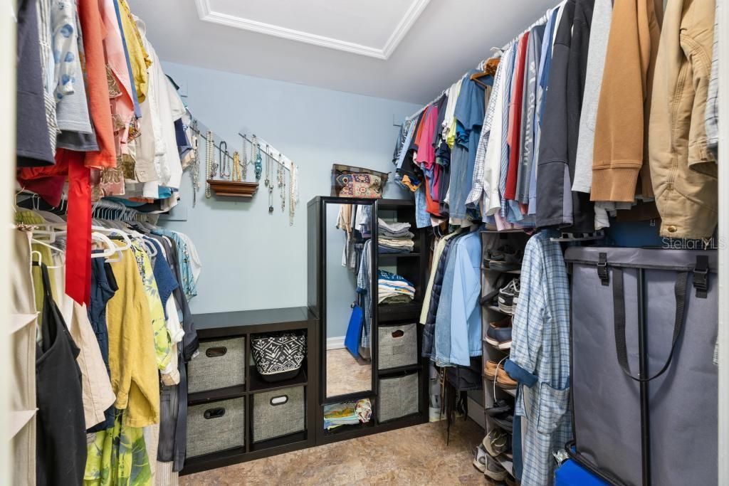 En Venta: $449,000 (3 camas, 2 baños, 1921 Pies cuadrados)